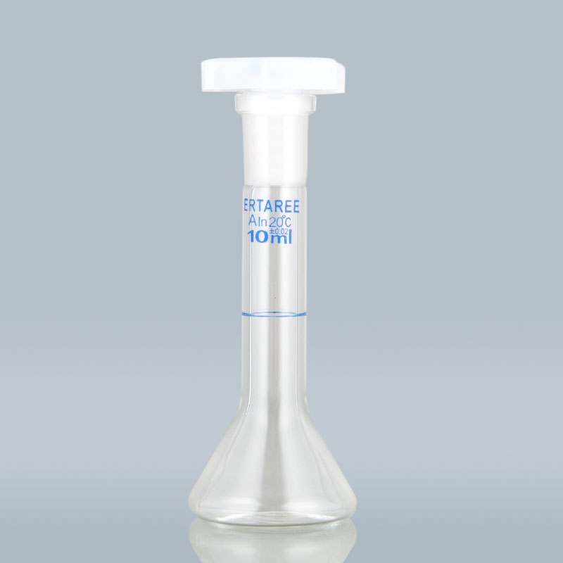 ESV231，透明梯形容量瓶，10ml，PE塞，10/13，±0.04ml，3.3硼硅酸盐玻璃，梯形防倾倒，“IN”校准