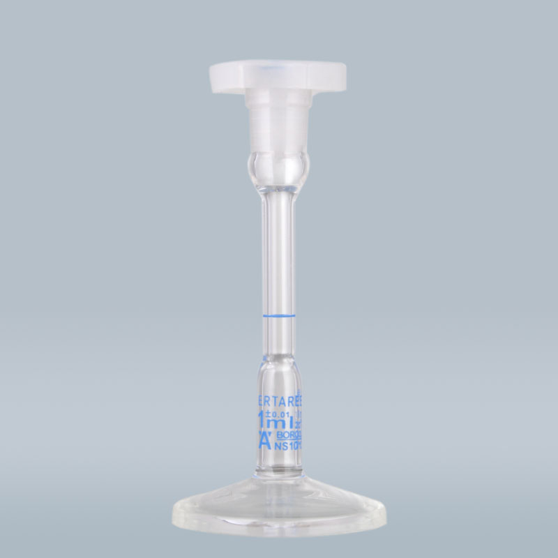 ESV187Y,底座容量瓶,6ml,10/13,±0.02ml,PE塞,3.3硼硅酸盐玻璃,蓝标,透明色,圆底,“IN”校准